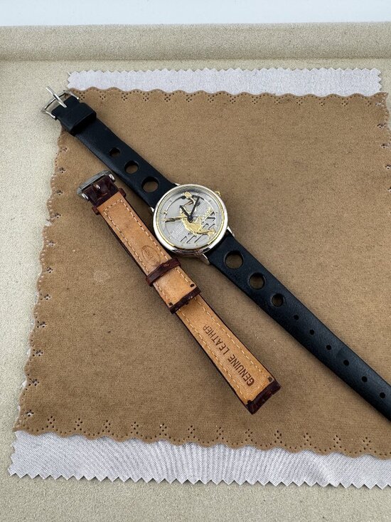 Vintage 1990s Women\'s FOSSIL Tennis Player Watch main image 5